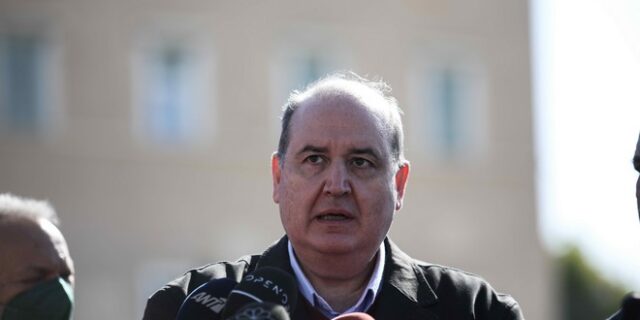 Νίκος Φίλης για θανάτωση χιμπατζή: “Οι ζωολογικοί κήποι δεν έχουν θέση στον πολιτισμό μας”