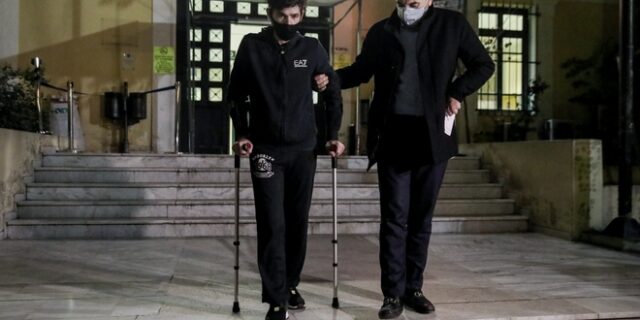 Ο Φουρθιώτης πήγε στον Εισαγγελέα με πατερίτσες