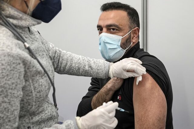 Γερμανία: Ξεμένει από εμβόλια – Ελλειψη για το πρώτο τρίμηνο του 2022