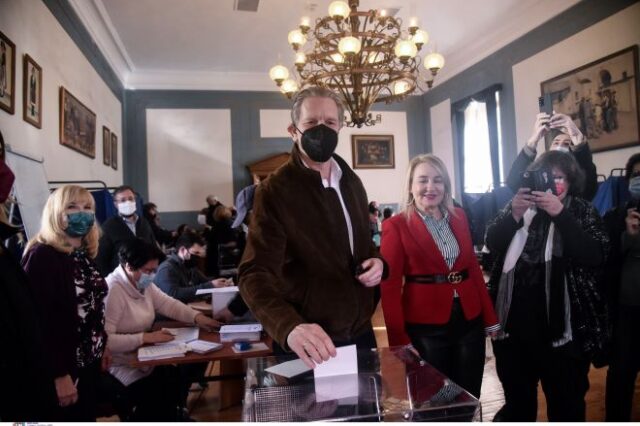 Εκλογές ΚΙΝΑΛ: Ψήφισε ο Παύλος Γερουλάνος – “Το ΠΑΣΟΚ έχει επιστρέψει”