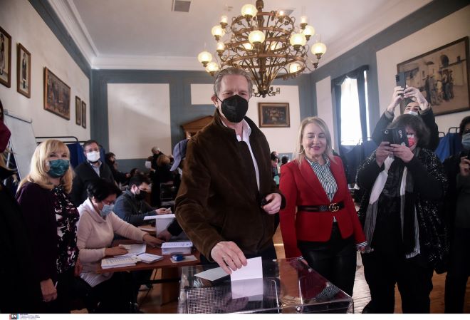 Εκλογές ΚΙΝΑΛ: Ψήφισε ο Παύλος Γερουλάνος – “Το ΠΑΣΟΚ έχει επιστρέψει”