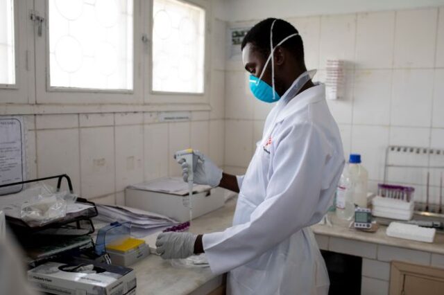 Ιστορίες από την πρώτη γραμμή: Ασθενής με HIV από τη Μοζαμβίκη, δίνει μάθημα ζωής