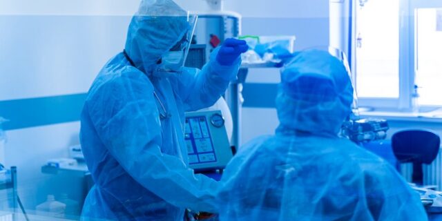 Κορονοϊός: 5.523 νέα κρούσματα σήμερα στην Ελλάδα  – 81 νεκροί και 708 διασωληνωμένοι