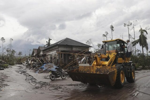 Ινδονησία: Στους 22 ανήλθαν οι νεκροί από την έκρηξη του ηφαιστείου Σεμέρου