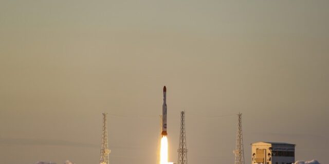 Το Ιράν εκτόξευσε τρεις ερευνητικές συσκευές στο διάστημα