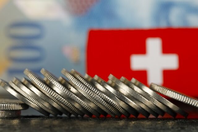 Τράπεζες: Απόφαση κόλαφος για 70.000 δανειολήπτες σε ελβετικό φράγκο