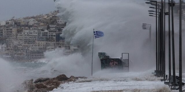 Κακοκαιρία: Προληπτική εκκένωση στην Κλείσοβα Μεσολογγίου – Φόβοι για πλημμύρες