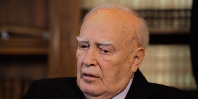 Κάρολος Παπούλιας: Με τιμές αρχηγού κράτους η κηδεία του – Τριήμερο δημόσιο πένθος