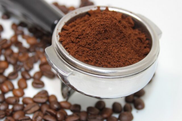 Πώς τα υπολείμματα του καφέ αποκτούν “ζωή”