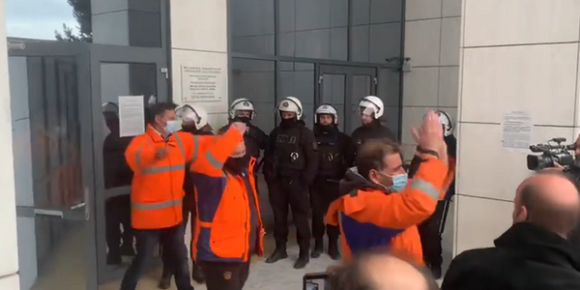 Ελεύθεροι οι εργαζόμενοι του σωματείου στα Πετρέλαια Καβάλας που είχαν κατηγορηθεί για επεισόδια