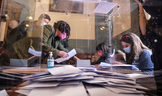 Εκλογές ΚΙΝΑΛ – Αποτελέσματα: Τα στοιχεία από τα πρώτα εκλογικά τμήματα
