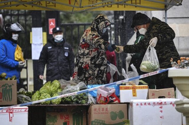 Κίνα: Η αύξηση κρουσμάτων κορονοϊού φέρνει όλο και περισσότερα lockdown – “Δεν υπάρχουν τρόφιμα”