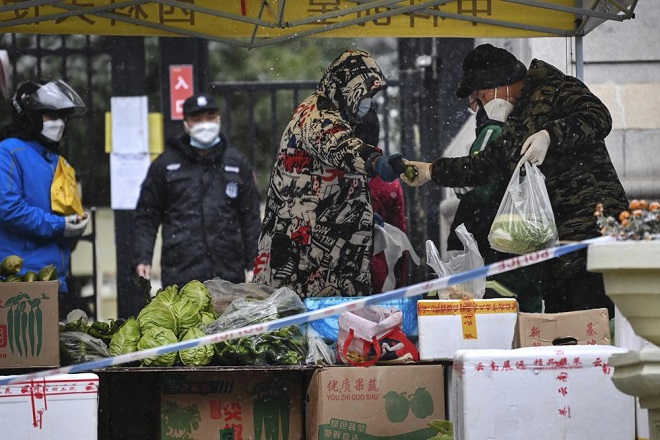 Κίνα: Η αύξηση κρουσμάτων κορονοϊού φέρνει όλο και περισσότερα lockdown – “Δεν υπάρχουν τρόφιμα”