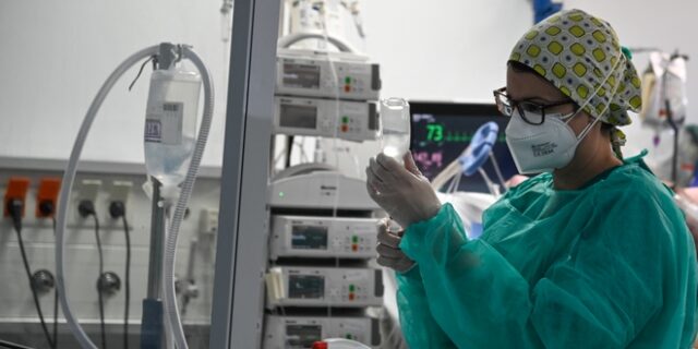 Κορονοϊός: 4.036 νέα κρούσματα σήμερα στην Ελλάδα, 79 νεκροί και 624 διασωληνωμένοι