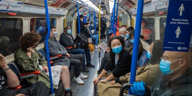 Βρετανία: Ρεκόρ νέων κρουσμάτων από την αρχή της πανδημίας