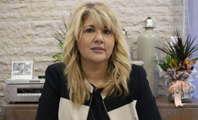 Πάτρα: Αντιεμβολιαστές επιτέθηκαν στην αντιπρόεδρο του Π.Ι.Σ. – “Με απείλησαν και με αποκάλεσαν δολοφόνο”
