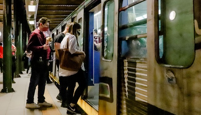 Μετρό – Τραμ: Επαναφορά νυχτερινών δρομολογίων κάθε Παρασκευή και Σάββατο