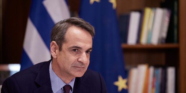 Μητσοτάκης στο Reuters: “Λογικό το μηνιαίο πρόστιμο των 100 ευρώ”