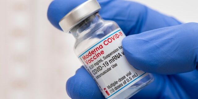 Το εμβόλιο Moderna μετά από Pfizer ή AstraZeneca παρέχει καλύτερη ανοσιακή προστασία