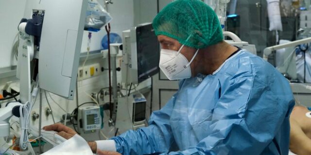 Κορονοϊός: Νέο ρεκόρ με 40.560 νέα κρούσματα σήμερα στην Ελλάδα – 76 νεκροί και 627 διασωληνωμένοι