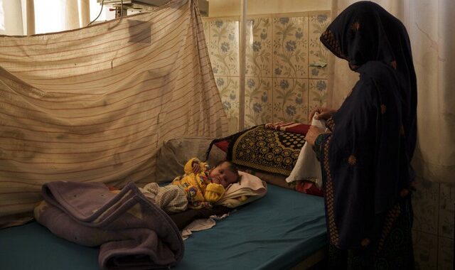 Αφγανιστάν: Στα πρόθυρα θανάτου ένα στα πέντε βρέφη λόγω πείνας