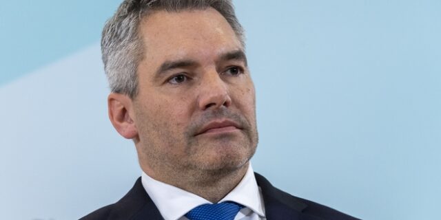 Αυστρία: Ο Καρλ Νεχάμερ ορκίστηκε νέος καγκελάριος