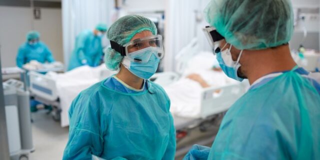 Κορονοϊός: Δραματικές πρωτιές καταγράφει το Johns Hopkins για την Ελλάδα