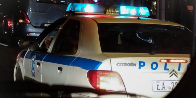 Λαμία: Κινηματογραφική καταδίωξη Σύρου διακινητή μεταναστών – Είχε στο αυτοκίνητο και το ανήλικο παιδί του