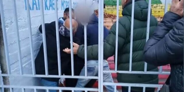 “Θεματοφύλακες” στην Πιερία: Η στιγμή της απαγωγής του γυμνασιάρχη – Απειλές θανάτου κατήγγειλε καθηγήτρια