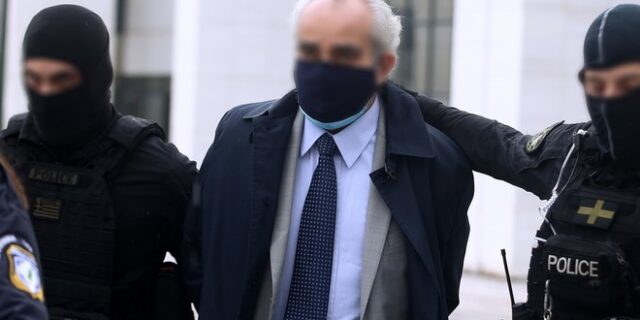 Ψευτογιατρός: Συγκλονιστικές μαρτυρίες μητέρας θύματος – “Δεν επέτρεπε σε κανονικούς γιατρούς να επέμβουν”