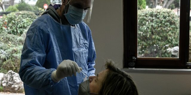 ΕΟΔΥ: Πού θα γίνονται δωρεάν rapid test το Σάββατο (8/1)