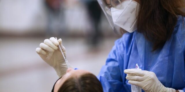 ΕΟΔΥ: Πού θα γίνονται δωρεάν rapid test την Τετάρτη