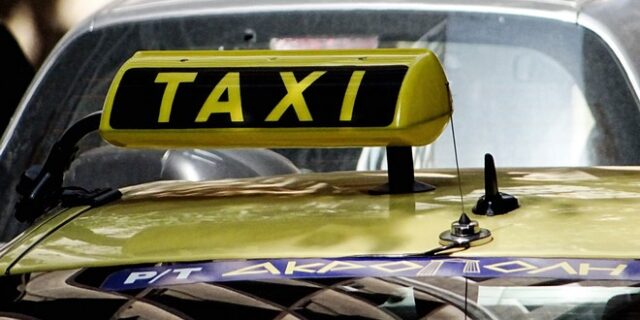 Μόσιαλος με ταξιτζή: “Νομίζω τον έπεισα να κάνει το εμβόλιο – Να ενημερωθεί σωστά ο κόσμος”