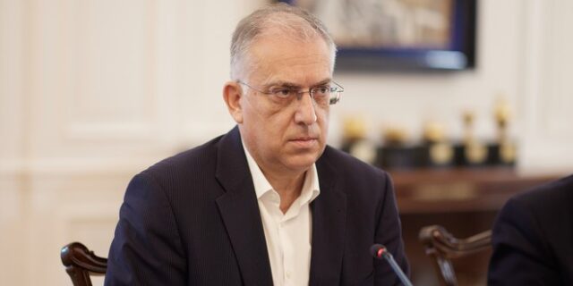 Απάντηση Θεοδωρικάκου σε Σοϊλού: “Μυθεύματα τα περί υπόθαλψης τρομοκρατών στο Λαύριο”
