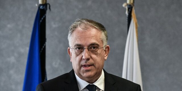 Θεοδωρικάκος: Ταυτοποιήθηκαν αυτοί που ανέβασαν το άθλιο πανό στην Τούμπα