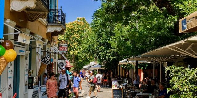 Γιατί έρχονται 30 εκατ. τουρίστες στη χώρα μας;