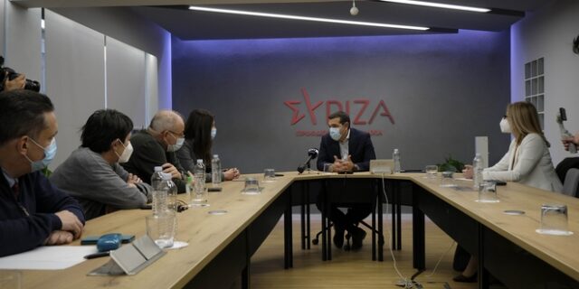 ΟΕΝΓΕ διαψεύδει Μητσοτάκη στη συνάντηση με Τσίπρα: “Γιατροί υπάρχουν για να ενισχύσουν το ΕΣΥ, να προσληφθούν άμεσα”