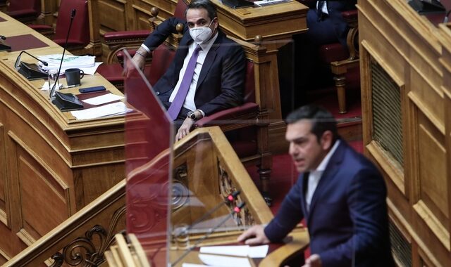 Μητσοτάκης: “Μου θυμίσατε τον Ανδρέα Παπανδρέου” – “Τιμή μου”, απάντησε ο Τσίπρας