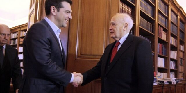Τσίπρας: Ο Κάρολος Παπούλιας αφήνει βαθύ αποτύπωμα στην πολιτική ζωή