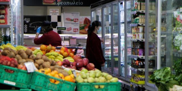 Εορταστικό ωράριο – Παραμονή Πρωτοχρονιάς: Τι ώρα κλείνουν σήμερα καταστήματα και σούπερ μάρκετ