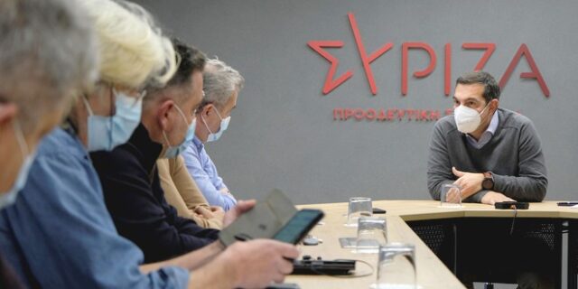 Αλέξης Τσίπρας: “Αντί να περιορίσει τον συγχρωτισμό, η κυβέρνηση ακύρωσε τον διαγωνισμό για νέα λεωφορεία”