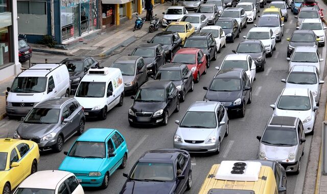 Κίνηση στους δρόμους: Κυκλοφοριακή συμφόρηση σε πολλά σημεία – LIVE ΧΑΡΤΗΣ