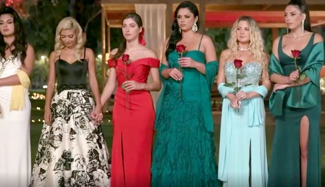 The Bachelor: Αποχώρηση με κλάματα και καρφιά – “Ένα ποντίκι ήταν”