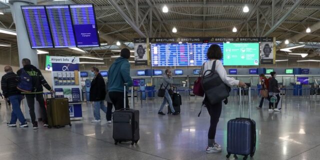 Μετάλλαξη Όμικρον: Ασπίδα με PCR στα ταξίδια, όχι νέα μέτρα στο εσωτερικό 