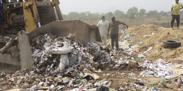 Ληγμένα εμβόλια στην Αφρική – Γιατί η Νιγηρία έστειλε ένα εκατομμύριο δόσεις σε χωματερή