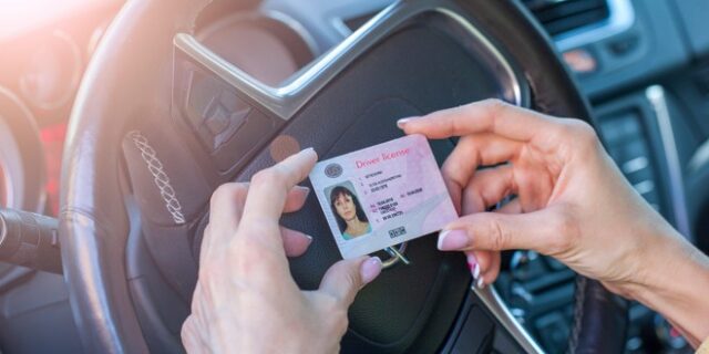 Car wallet: Νέο ψηφιακό “πορτοφόλι” για άδεια οδήγησης, τέλη κυκλοφορίας, ΚΤΕΟ
