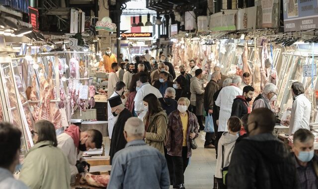 Πασχαλινό τραπέζι: Στο “φίνις” οι αγορές – Ωράρια και αναζήτηση προσφορών