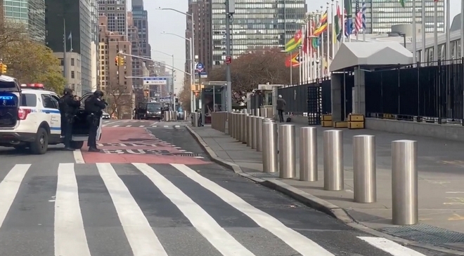 Συναγερμός στη Νέα Υόρκη: Ένοπλος έξω από την έδρα του ΟΗΕ