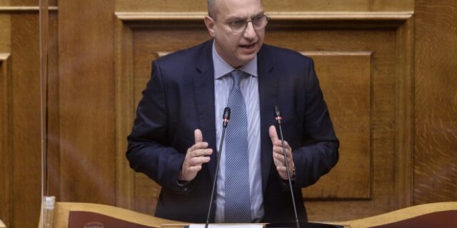 Οικονόμου κατά ΣΥΡΙΖΑ: Επενδύει στα μηδαμινά, πνίγεται στη μετριότητά του