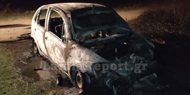 Μακρακώμη: Αυτοκίνητο τυλίχθηκε στις φλόγες εν κινήσει – Σώες η μητέρα και η 10χρονη κόρη της